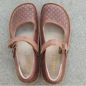 Alegria Belle Tawney brown perforated leather shoes